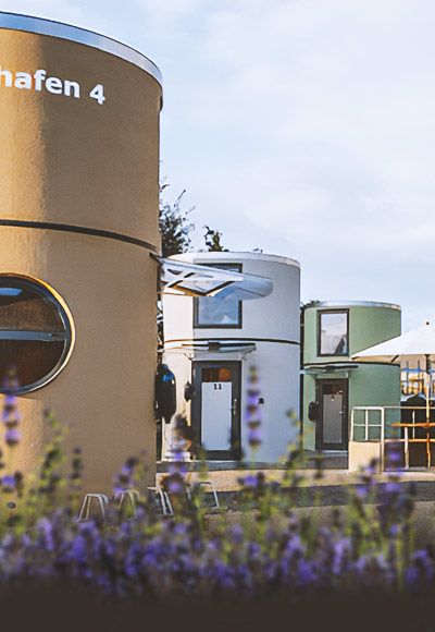 slube Mini-Hotel aus einem umgebauten Raumsystem